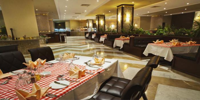 حجز فندق ايه ام سى رويال الغردقة ، AMC Royal Hotel